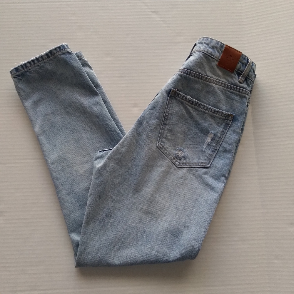 Vero Moda distressed high rise relaxed fit jeans